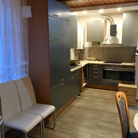 Elvíra Apartman *